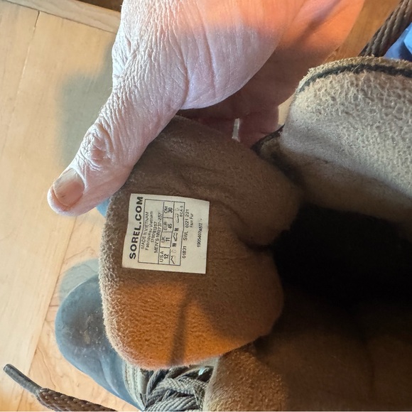 Snow Boots - Picture 3 of 3